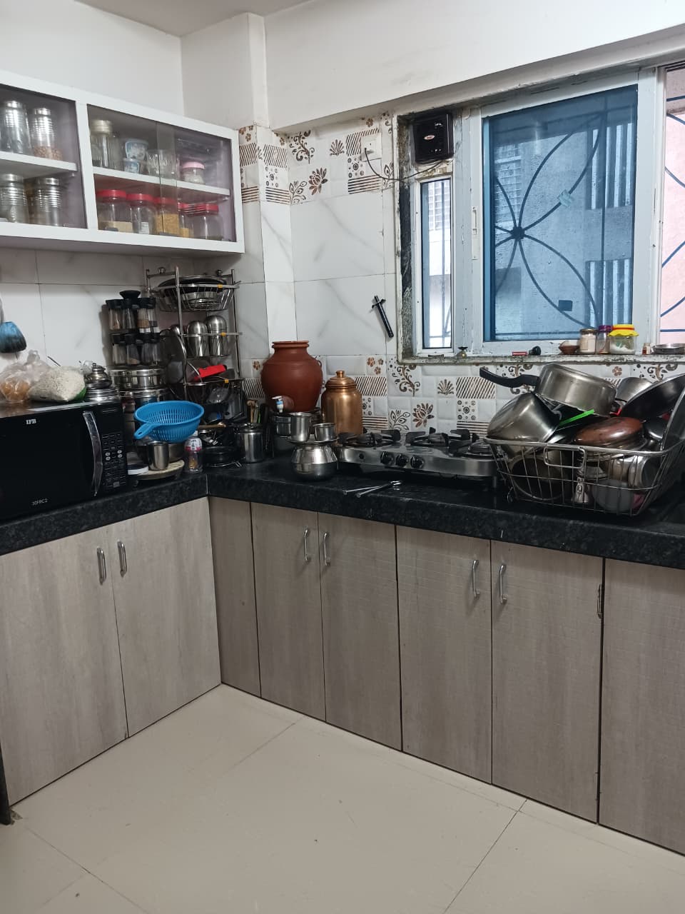 Available Elegant 2 BHK Flat for Sale in Borivali West — Photo 8